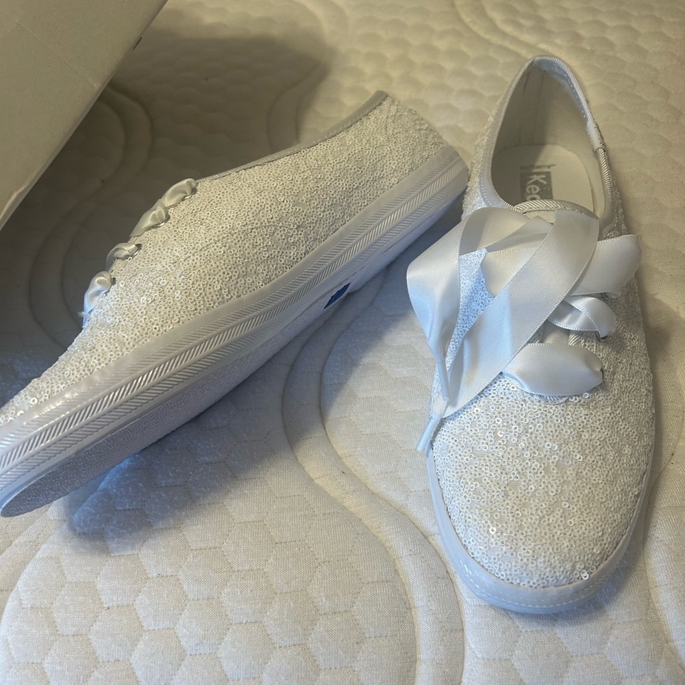 WHITE GLITTER KEDS